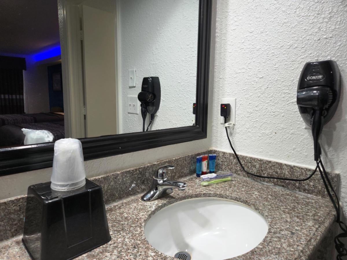 Express Inn Tomball Exterior foto
